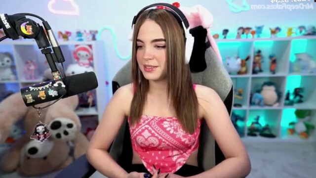 Staryuuki enseña las Tetas por Twitch y es Baneada